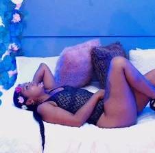 Sex chat with model Ishyra1