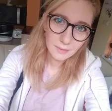 Sex chat with model Dolce-Eva