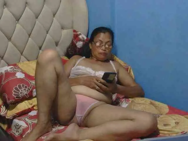 hOtGranny4u