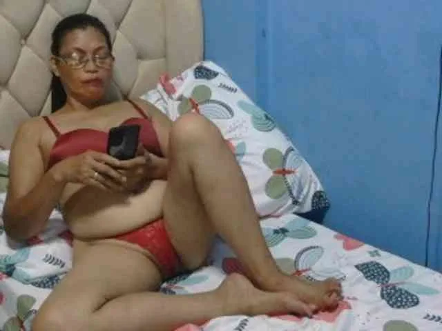 hOtGranny4u