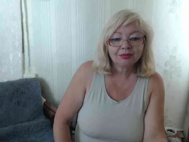 EvelynLoveShy