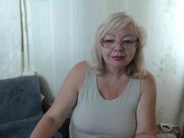 EvelynLoveShy