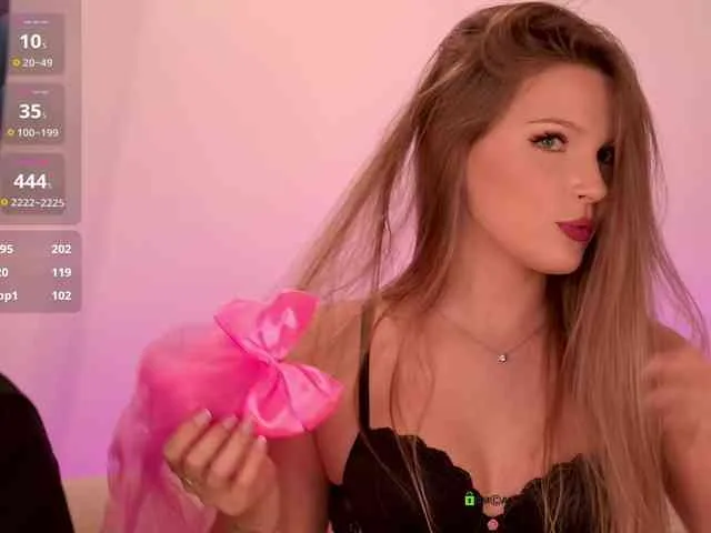 EllieMoore_HardKotik