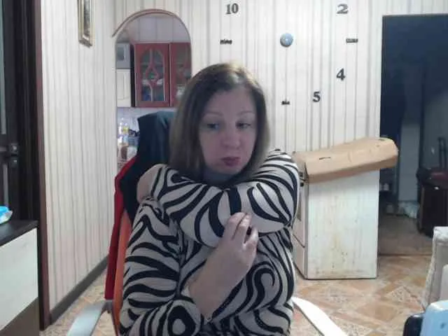BustyBlondy