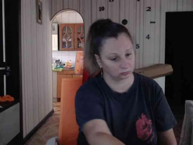 BustyBlondy