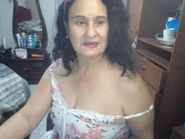 jazmin-mature