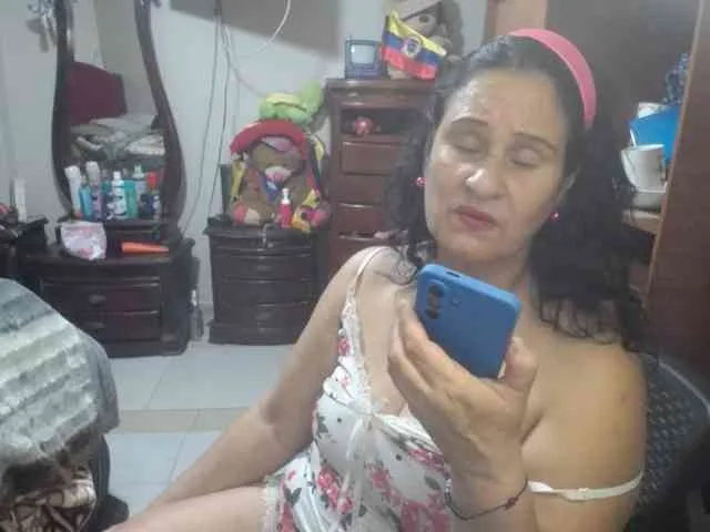 jazmin-mature