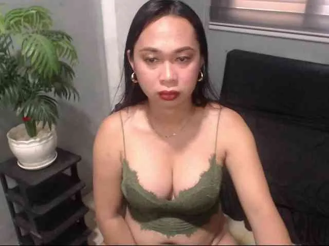 20cmHUGEcockTS