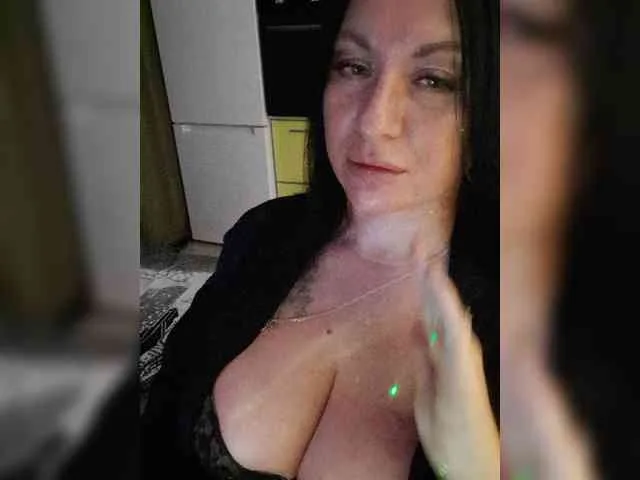 Nikoletta25