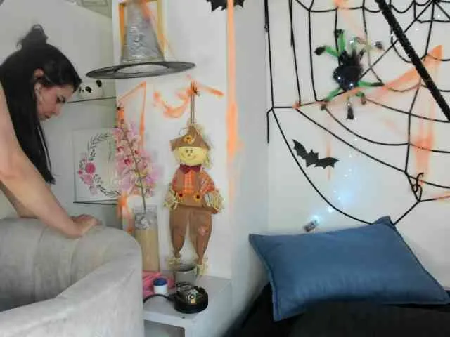 LauraHotties