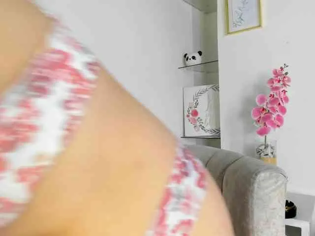 LauraHotties