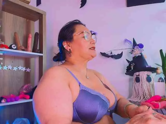 EllenaBoobs
