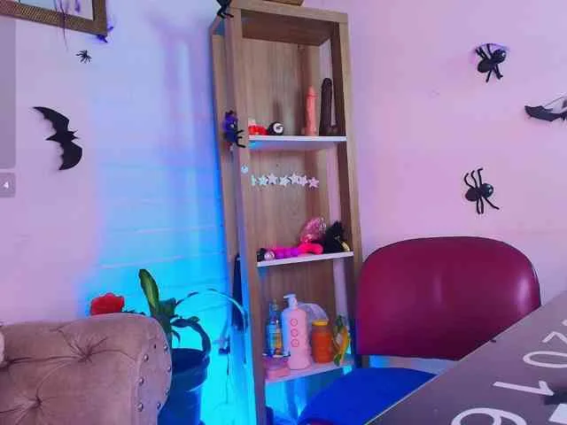EllenaBoobs