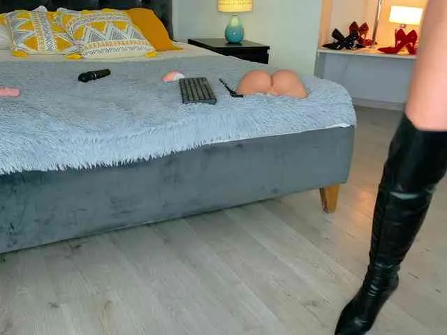 InvitingTina