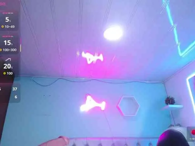cristal-horny19