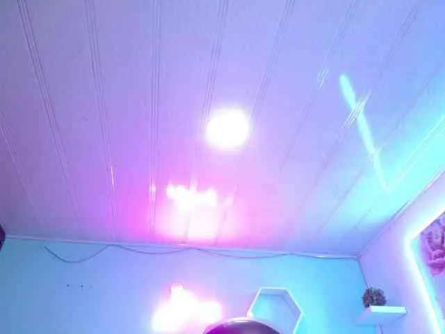 cristal-horny19