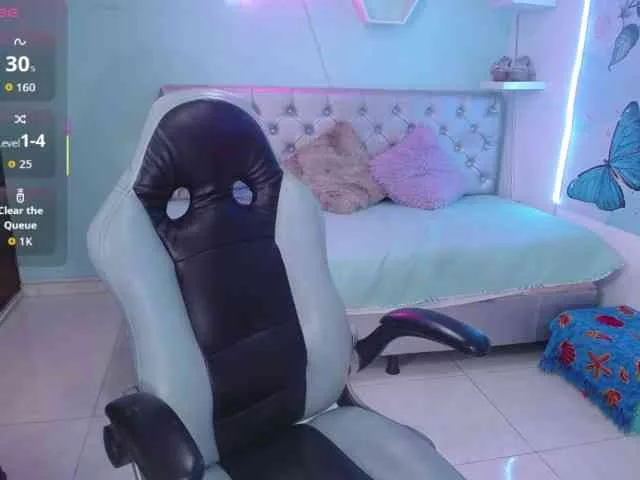cristal-horny19