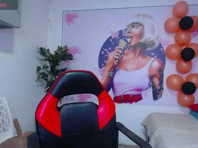 cristal-horny19