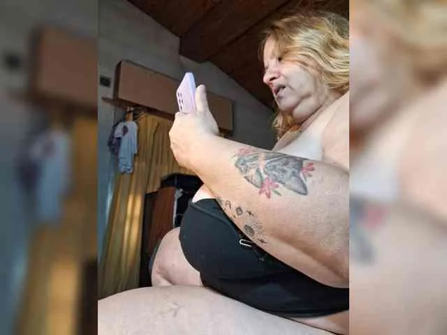 HOTBABYSUCKS1