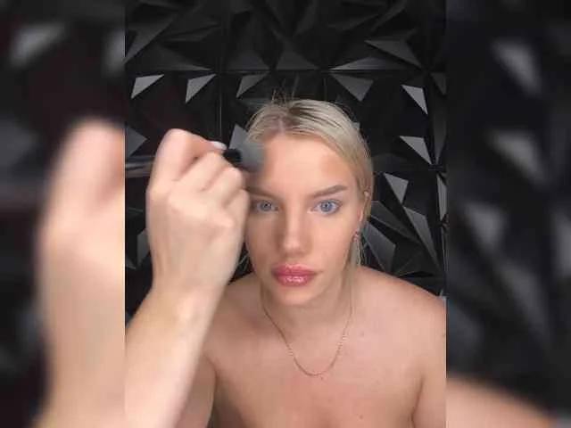 LYALYAtop