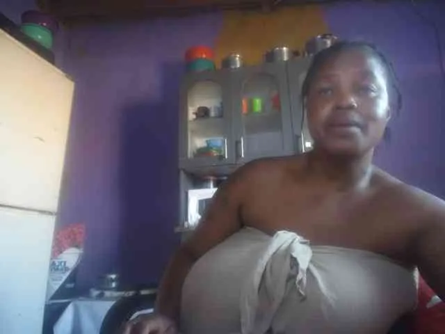 Melonboobs1