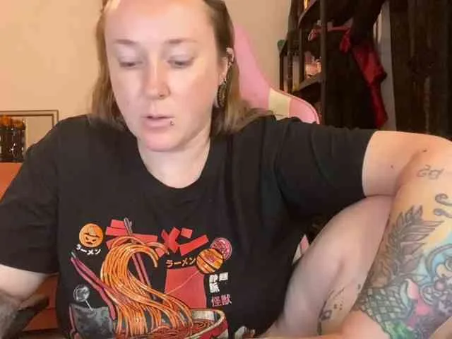 NylonQueen