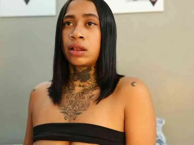 hollyvega