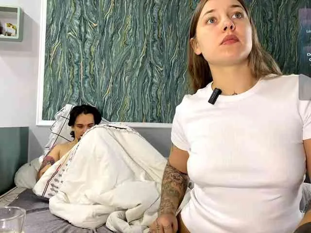 INSOMNIA_COUPLE