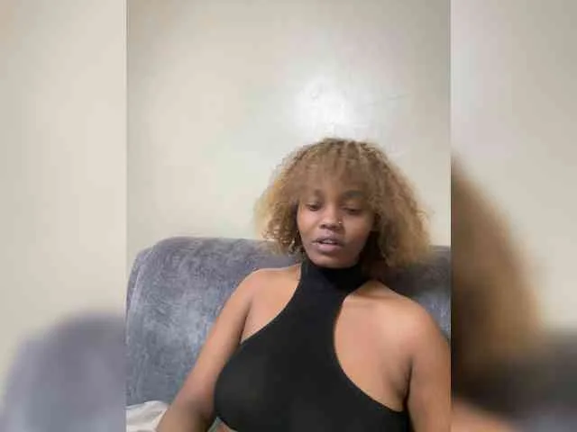 Busty-princess1
