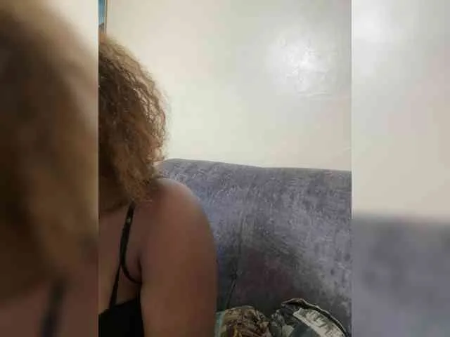 Busty-princess1