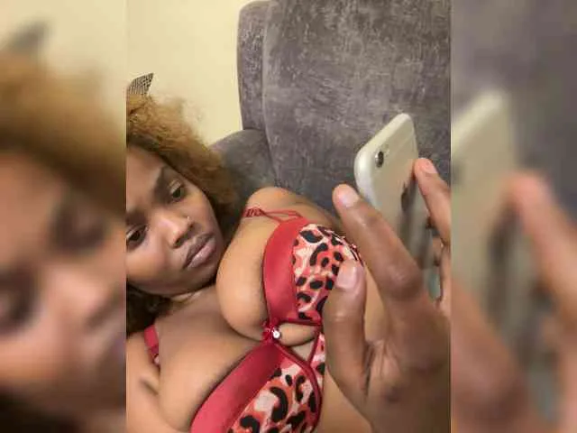Busty-princess1