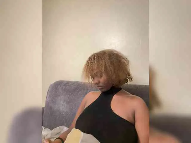 Busty-princess1
