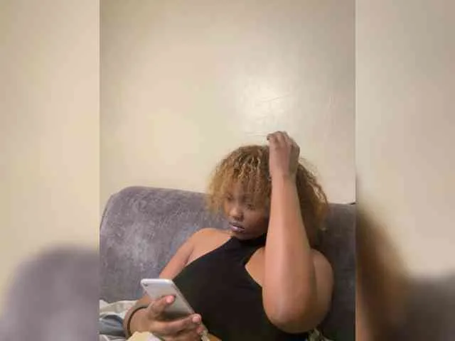 Busty-princess1