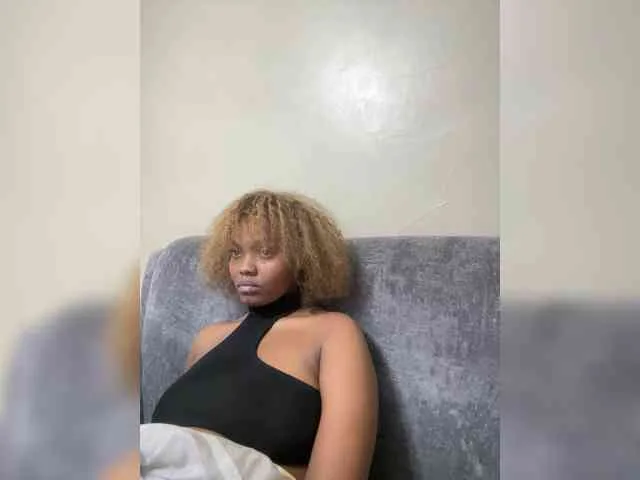 Busty-princess1