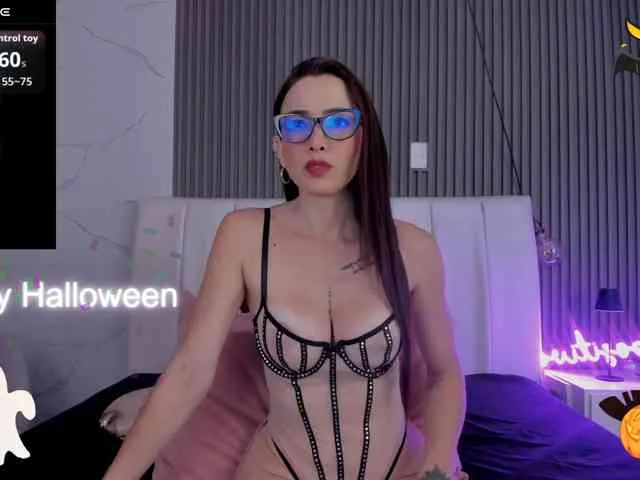 tamara-kisses