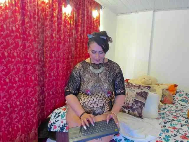 MeganHotCurvy