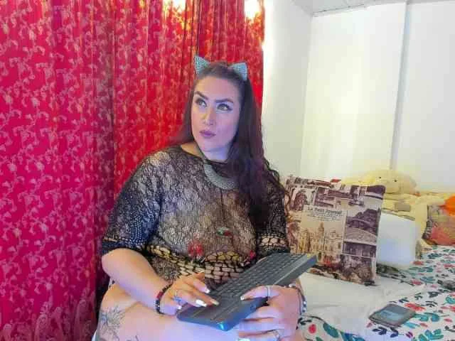 MeganHotCurvy