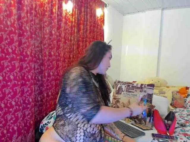 MeganHotCurvy