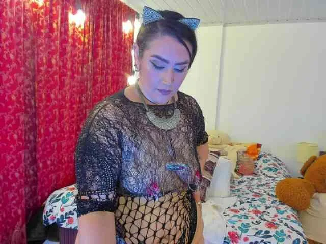 MeganHotCurvy