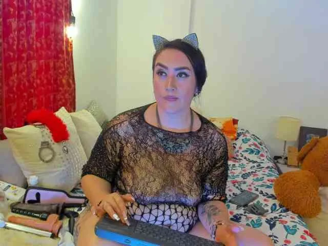 MeganHotCurvy