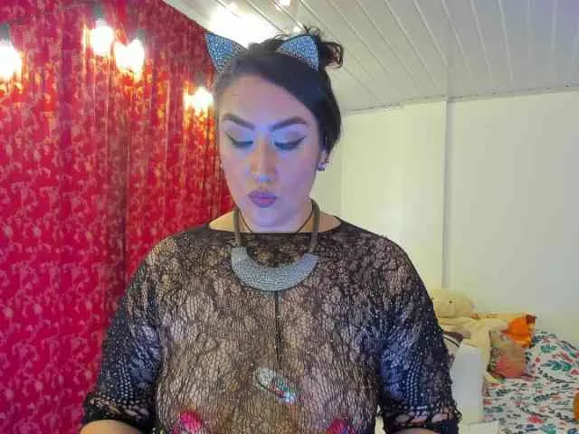 MeganHotCurvy