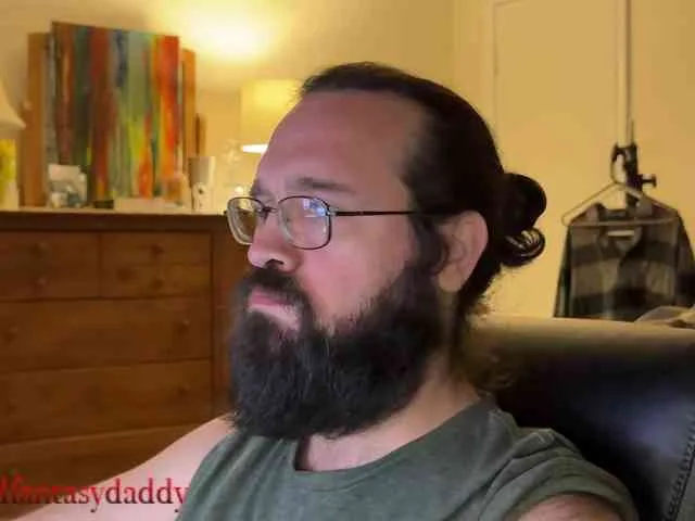 BeardedFanstasyDaddy