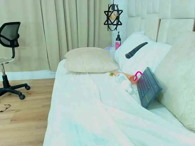 Sara-BigAss