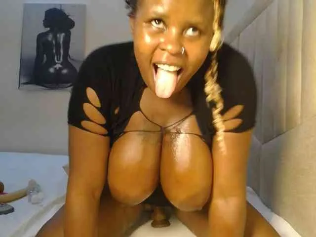 QueenMyaa