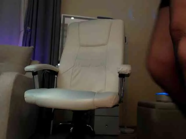 Tremendous_blondie
