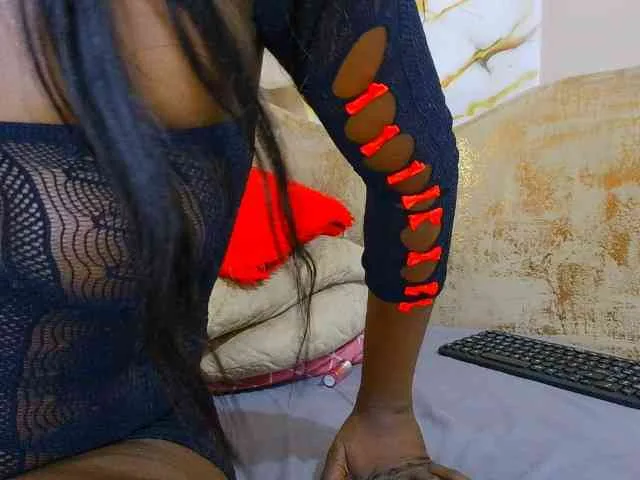 nylaroyale