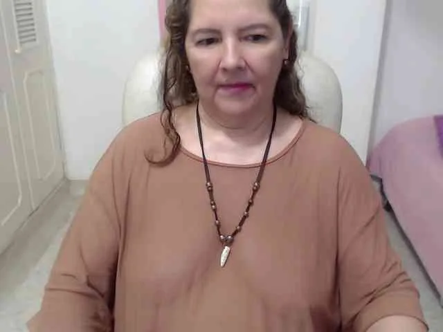 leonela-68