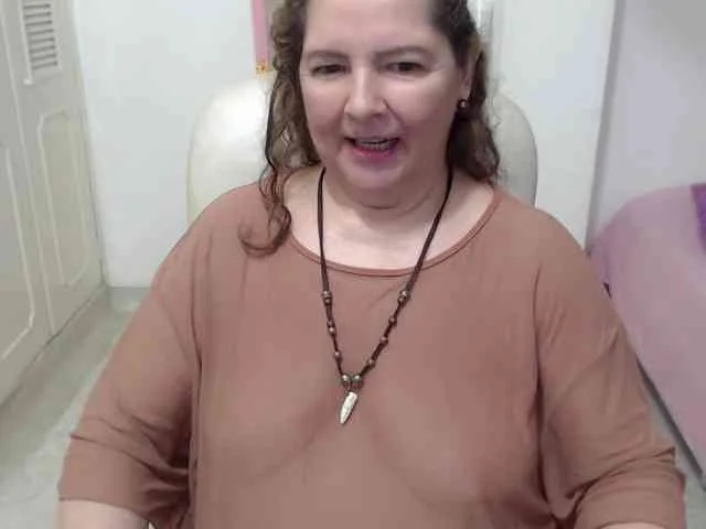 leonela-68