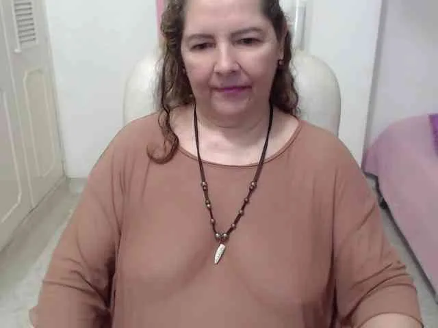 leonela-68