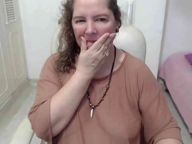 leonela-68